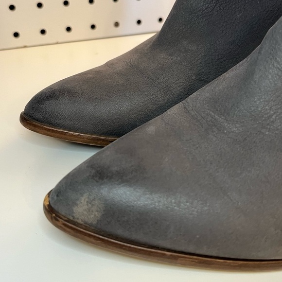 Frye Reina Gray Leather Cut Out Bootie - Picture 9 of 16